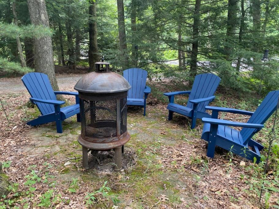 Retreat W/ Hot Tub, Short Walk To & Pool *